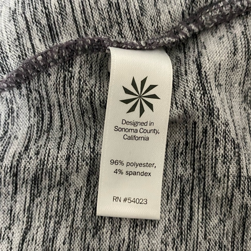 Athleta Women's Blissful Balance Vest Open Back Hooded Size Ex Small Grey Zip Up - Picture 13 of 15